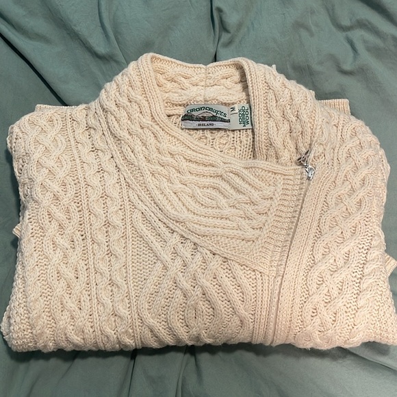 NWOT! Medium sized wool zip up sweater - Picture 3 of 3